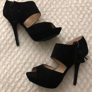 Black Heels with Tassel